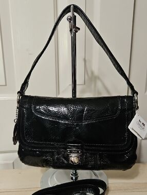 Coach NWT Poppy Lyla Onyx Patent Leather Crossbody Strap